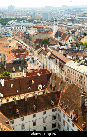 Vista dei tetti di Vienna da Stephansdom Foto Stock