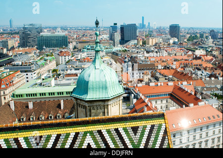 Vista dei tetti di Vienna da Stephansdom Foto Stock