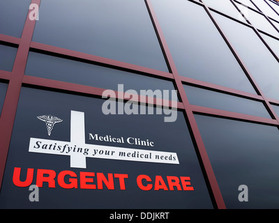 Medicale / cure urgenti edificio e segno di identificazione Foto Stock