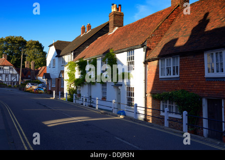 Cottage sulla Mount Street nel villaggio di Battle, East Sussex, Regno Unito Foto Stock