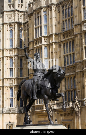 Riccardo Cuor di Leone statua al di fuori della sede del parlamento di Londra Foto Stock