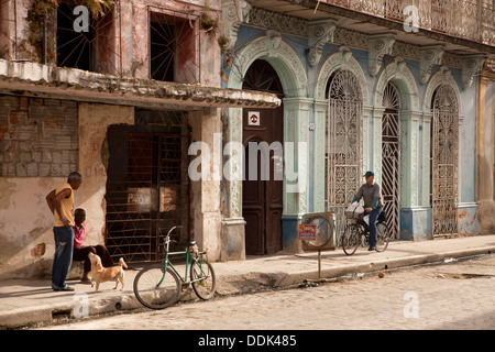 I ciclisti a Camagüey, Cuba, Caraibi, Foto Stock