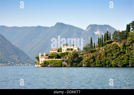 Italia - Lago di Como - Lenno - Villa del Balbianello - sulla punta della punta di Lavedo penisola - vista lago - montagne sullo sfondo. Foto Stock