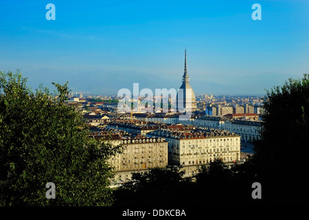 L'Italia, Piemonte, Torino, cityscape con la Mole Antonelliana Foto Stock