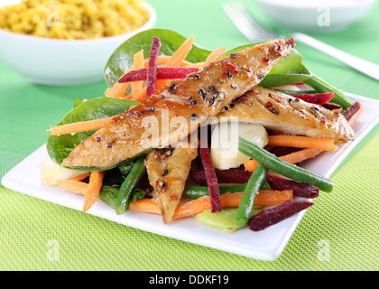 Sgombro affumicato insalata Foto Stock