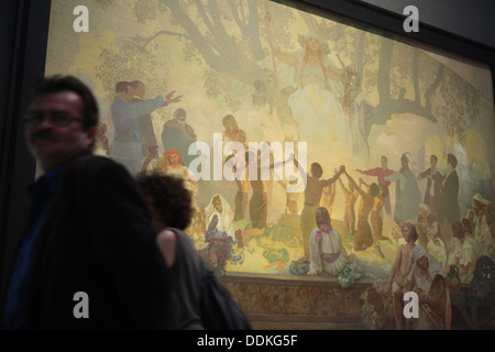 Dipinto 'il giuramento del Omladina sotto il tiglio slavo Tree" dal ciclo " slave " epica dipinta da Alfons Mucha. Foto Stock