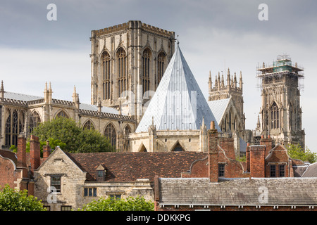 York Minster visto dalle pareti Foto Stock