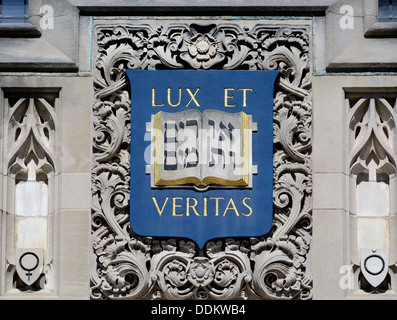 Università di Yale motto, Lux et veritas (Luce e verità) SU SSS edificio. Foto Stock