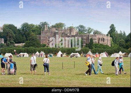 Il 'Berkeley Skirmish' reenactments medievale a Berkeley Castle vicino a Gloucester dove il cinquecentesimo anniversario della battaglia di Fl Foto Stock