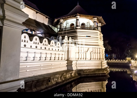 Tempio del Dente del Buddha. Kandy in Sri Lanka. Foto Stock