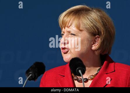 Trier, Germania. 04 Sep, 2013. Il cancelliere tedesco Angela Merkel offre un discorso durante una campagna elettorale caso del partito cristiano democratico a Treviri, Germania, 04 settembre 2013. Foto: THOMAS FREY/dpa/Alamy Live News Foto Stock