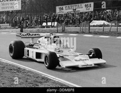 James Hunt in McLaren-Ford M23, Brands Hatch, Kent, 1977. Artista: sconosciuto Foto Stock