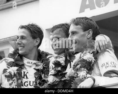 Driver della Jaguar che ha vinto la 24 Ore di Le Mans, Francia, 1988. Artista: sconosciuto Foto Stock