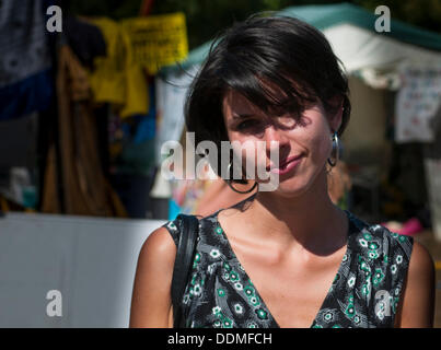 Balcombe, West Sussex, Regno Unito. Il 4 settembre 2013. Natalie Hynde, guardando bella, all'anti fracking campeggio. Il anti fracking ambientalisti stanno protestando contro forature di prova da Cuadrilla sul sito in West Sussex che potrebbe portare al controverso processo fracking. Credito: David Burr/Alamy Live News Foto Stock