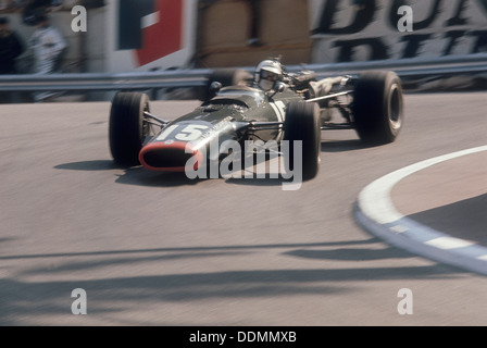 BRM di Dickie Attwood entrando in un angolo, il Grand Prix di Monaco, 1968. Artista: sconosciuto Foto Stock