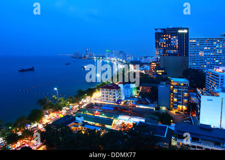 Pattaya scena notturna da Alta Vista Foto Stock