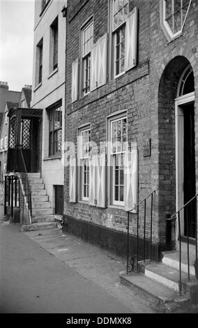 Casa olandese, 60 Strand sul verde, Chiswick, Londra, C1945-c1965. Artista: SW Rawlings Foto Stock