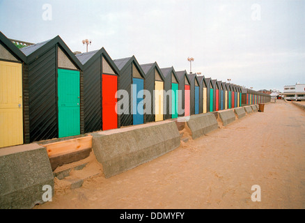 Spiaggia di capanne, Lowestoft, Suffolk, 2000. Artista: P Williams Foto Stock