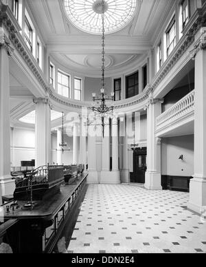 Interno di Coutts & Co Bank, 440 The Strand, Westminster, London. Artista: Bedford Lemere e azienda Foto Stock