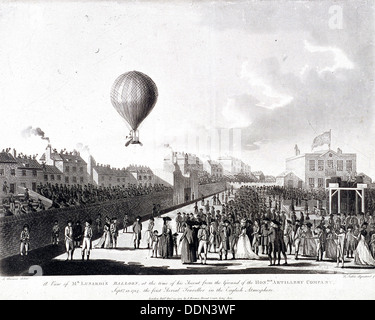 Vincenzo Lunardi della balloon ascendenti dalla massa di artiglieria, City Road, Finsbury, Londra, 1784. Artista: Francesco Jukes Foto Stock