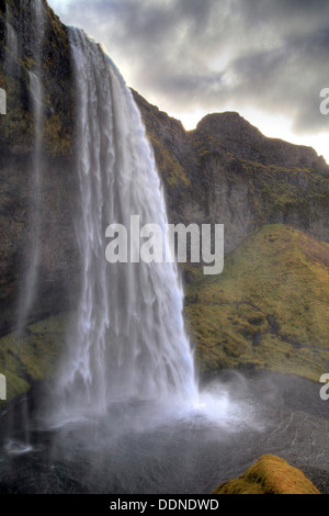 Cascata Seljalandsfoss dal ghiacciaio Eyjafjallajökull, Islanda, Europa Foto Stock