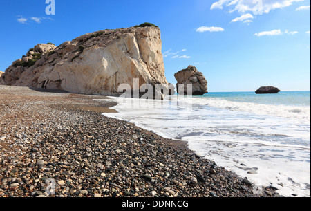 Cipro, Petra tou Romiou, Afrodite il luogo di nascita, il luogo di nascita di Afrodite, pittoresche scogliere, percorso costiero Foto Stock