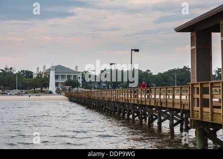 Biloxi Lighthouse sull'Autostrada 90 sul Golfo del Messico in Biloxi Mississippi Foto Stock