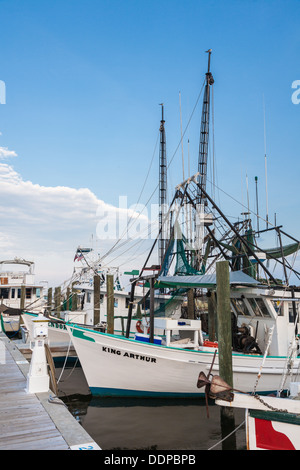 Commerciale di pesca barche ormeggiate al piccolo porto di artigianato in Biloxi Mississippi Foto Stock