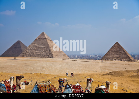 Piramidi di Giza panoramica, Il Cairo, Egitto - Ottobre 2011 Foto Stock
