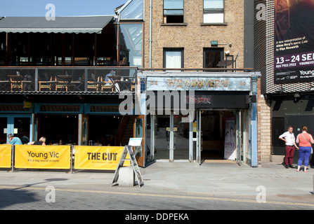 Young Vic Theatre e il taglio ristorante & bar, London SE1 Foto Stock