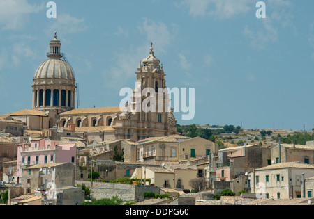 Il Barocco Siciliano Duomo di San Giorgio a Ragusa Ibla, Provincia di Siracusa, Sicilia, Italia Foto Stock