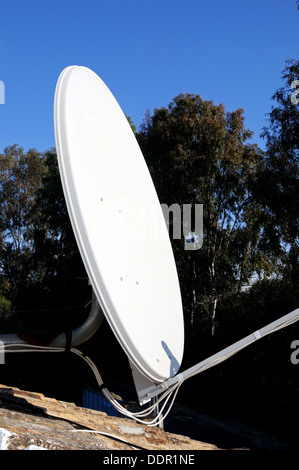 1.3 metro di parabola satellitare, Costa del Sol, Andalusia, Spagna, Europa occidentale. Foto Stock