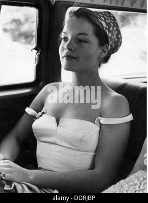 Schneider, Romy 23.9.1938 - 29.5.1982, attore tedesco, a mezza lunghezza, seduto in auto, 1950s, Foto Stock