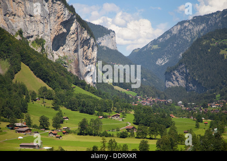 Valle di Lauterbrunnen nelle Alpi Bernesi, Svizzera. Foto Stock