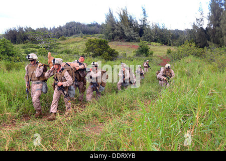 A bordo della USS BOXER (LHD 4) - Marines da 81mm plotone, Sezione TRAP, armi Company, battaglione team di atterraggio 1/4, 13 Marine Exp Foto Stock