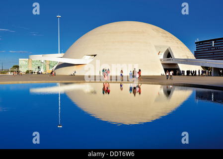 Il Brasile, Brasilia: Museo Nazionale di Oscar Niemeyer Foto Stock