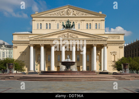 Fontana della piazza vicino al Teatro Bolshoi di Mosca, Russia Foto Stock