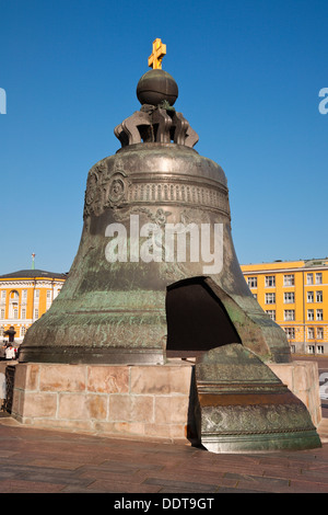 La Campana dello Zar è il più grande al mondo, il Cremlino di Mosca, Russia Foto Stock