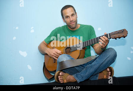 Monaco di Baviera, Germania. 06 Sep, 2013. Musicista americano Jack Johnson fornisce un'intervista a Monaco di Baviera, Germania, 06 settembre 2013. Foto: INGA KJER/dpa/Alamy Live News Foto Stock