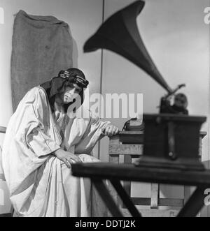 Una scena da Terence Rattigan play, Ross, Worksop College, Nottinghamshire, 1963. Artista: Michael Walters Foto Stock