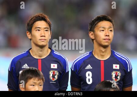 Osaka, Giappone. Il 6 settembre 2013. (L-R) Shinji Kagawa, Hiroshi Kiyotake (JPN), 6 settembre 2013 - Calcio : KIRIN Challenge Cup 2013 match tra Giappone 3-0 Guatemala a Nagai Stadium, Osaka, Giappone. Credito: AFLO SPORT/Alamy Live News Foto Stock