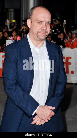 Toronto, Ontario, Canada. 6 Sep, 2013. Attore Paul Giamatti arriva al 'parco' premiere durante il 2013 Toronto International Film Festival a Roy Thomson Hall il 6 settembre 2013 a Toronto in Canada. Credito: Igor Vidyashev/ZUMAPRESS.com/Alamy Live News Foto Stock