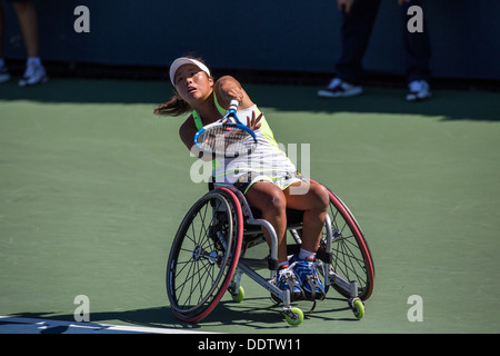 Yui Kamiji (JPN) concorrenti in carrozzella Singolare femminile - semifinali al 2013 US Open Tennis Championships. Foto Stock