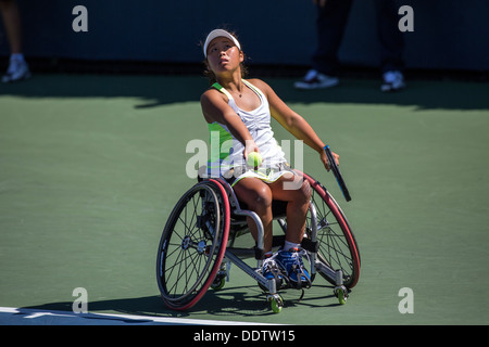 Yui Kamiji (JPN) concorrenti in carrozzella Singolare femminile - semifinali al 2013 US Open Tennis Championships. Foto Stock