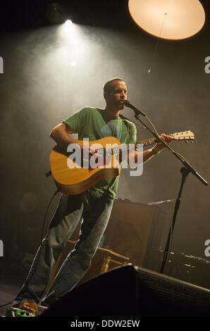 Monaco di Baviera, Germania. 06 Sep, 2013. Noi musicista americano Jack Johnson si erge sul palco a Monaco di Baviera, Germania, 06 settembre 2013. Foto: INGA KJER/dpa/Alamy Live News Foto Stock