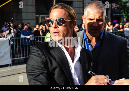 Toronto, Canada. 06 Sep, 2013. Brad Pitt arriva a TIFF's Princess of Wales Theatre di Toronto, in Canada, il 06 settembre 2013 per il premier di dodici anni uno slave. Credito: Victor Biro/Alamy Live News Foto Stock