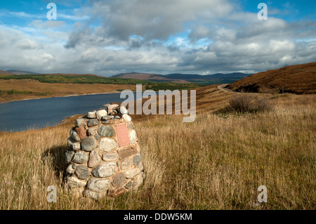 Loch Loyne da Willie MacRae il cairn, regione delle Highlands, Scotland, Regno Unito Foto Stock