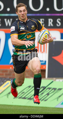 Northampton, Regno Unito. 07Th Sep, 2013. Northampton è George nord in azione durante la Aviva Premiership partita di rugby tra Northampton santi e Exeter Chiefs da Franklin's Gardens. Credito: Azione Sport Plus/Alamy Live News Foto Stock