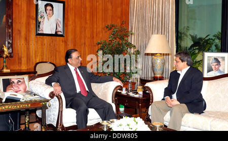 Islamabad, Pakistan. Il 7 settembre 2013. Handout image PID  Governatore Sindh Dr. Ishrat-ul-Ibad Khan ha invitato il Presidente Asif Ali Zardari a Aiwan-e-Sadr, Islamabad il 7 settembre 2013 (foto di PID/Deanpictures/Alamy Live News Foto Stock