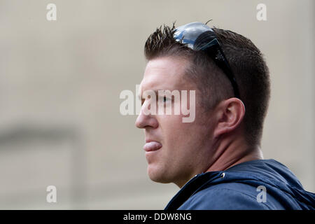 Londra, Regno Unito. 07Th Sep, 2013. Stephen Lennon, leader di estrema destra EDL (Inglese Lega della Difesa) parla al rally in Aldgate nella City di Londra. Londra, UK, 7 settembre 2013 Credit: martyn wheatley/Alamy Live News Foto Stock